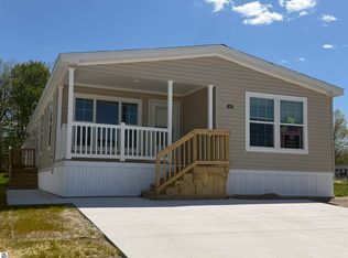 1211 Wellington Dr, Mount Pleasant, MI 48858