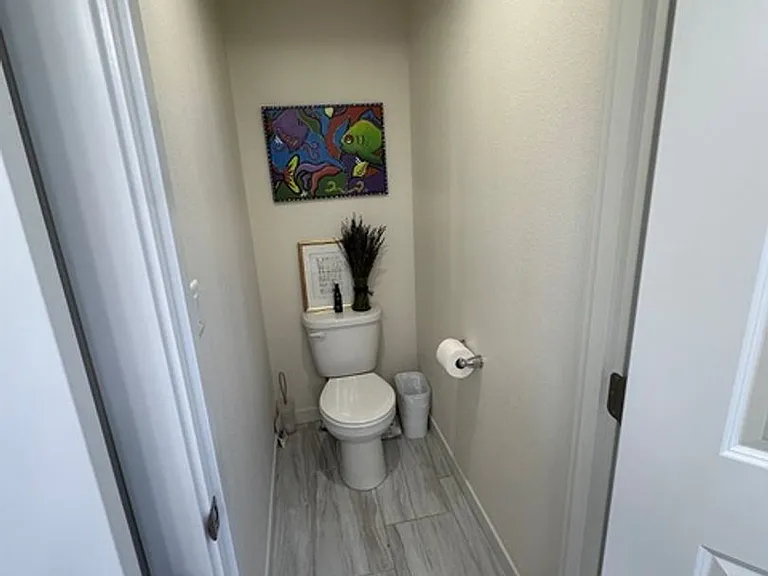 692 W Willitts St — Photo 27