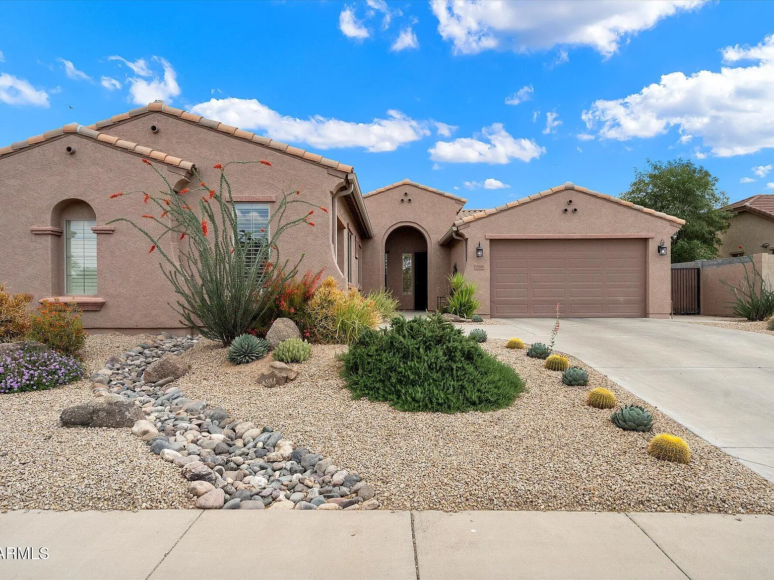 4 bed, 3.0 bath, 3299 sqft, $5,500 — Photo 1