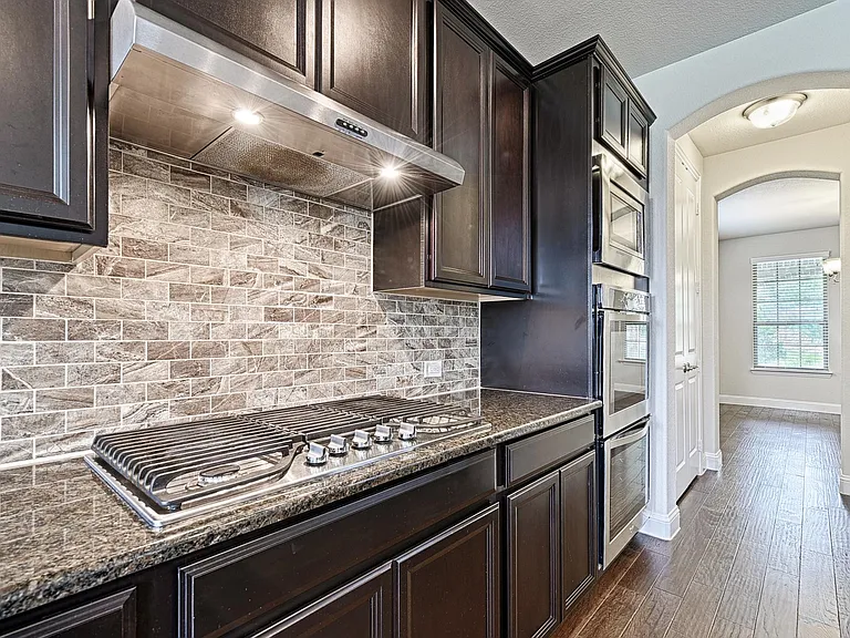 1208 Uplands Dr — Photo 7