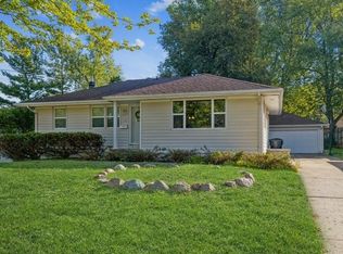 3907 75th St, Urbandale, IA 50322