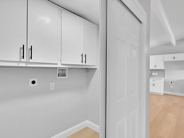 37 Westwood Way — Photo 25
