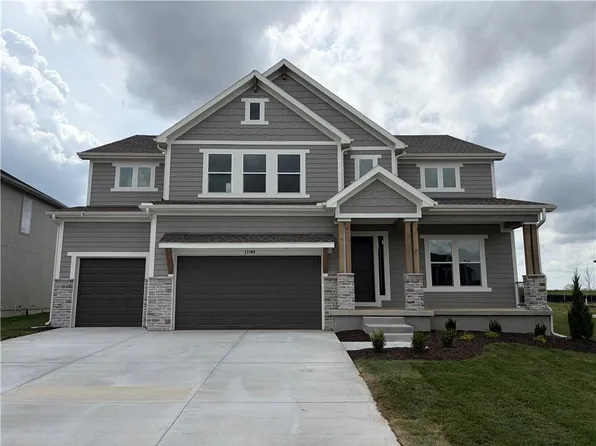 17168 S Laurelwood St, Olathe, KS 66062