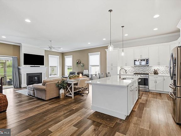 5th image of 1813 Emerald Way