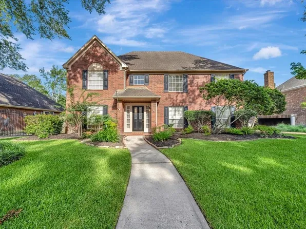 15110 Greenleaf Ln, Houston, TX 77062
