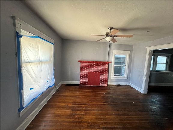 3rd image of 2710 Indiana Ave