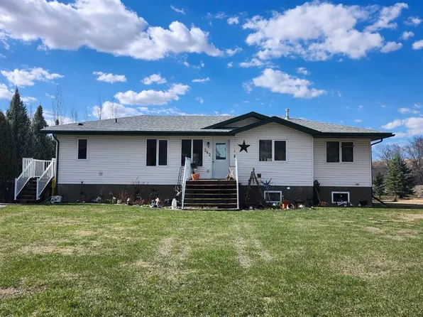242 E McNab Close, Drumheller, AB T0J 0Y4