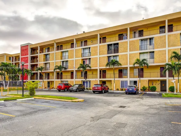 9250 Fontainebleau Blvd APT 206, Miami, FL 33172