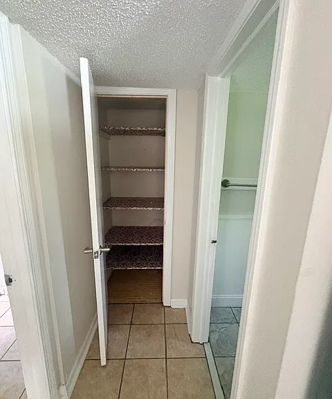 1147 S Curtis St — Photo 3