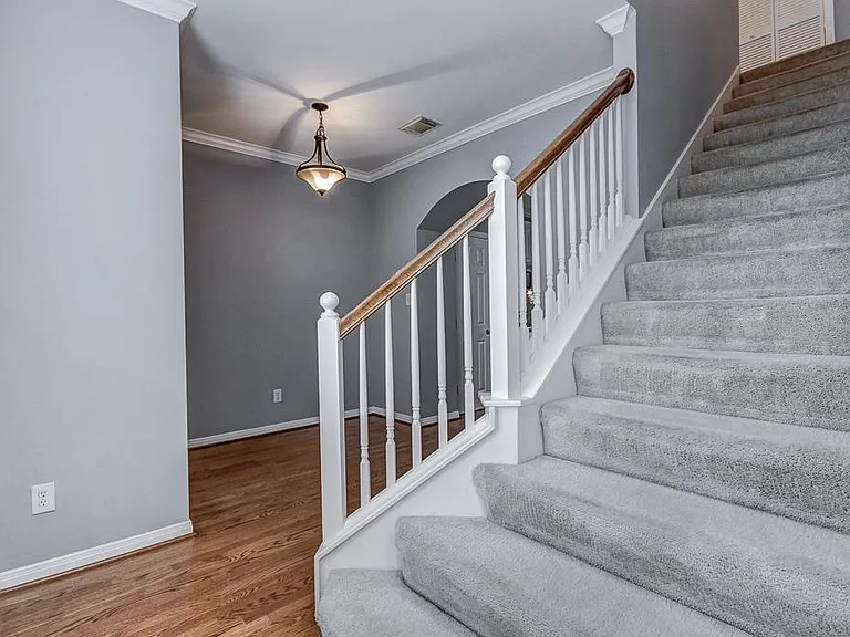 2649 Helena St — Photo 17