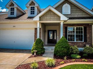 215 Berry Manor Cir, Saint Peters, MO 63376
