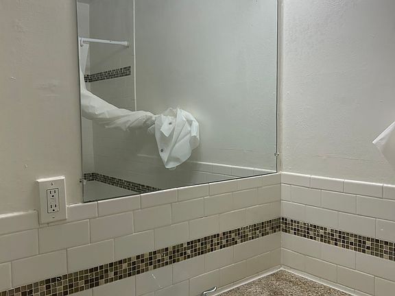 5th image of 6859 N Coldwater Canyon Ave #3