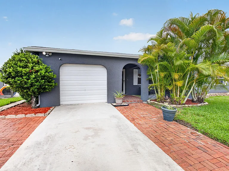 4599 Betelnut St — Photo 3
