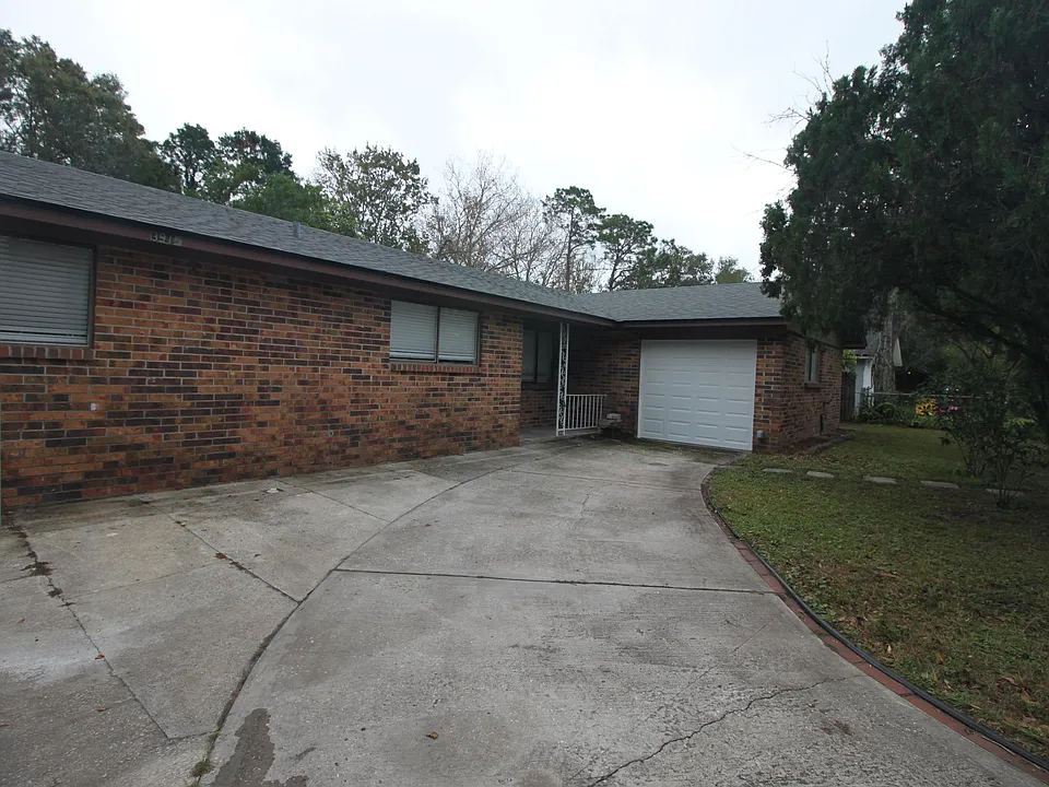 3915 Oriely Dr