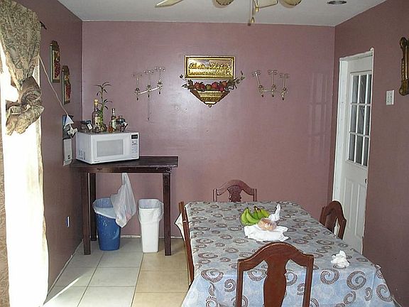 3rd image of 3506 Lazywood Ln