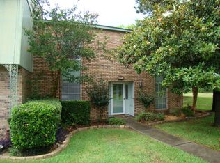 471 Yorktown Ln, Beaumont, TX 77707