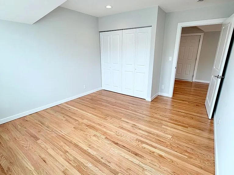 18 Cedar St — Photo 34