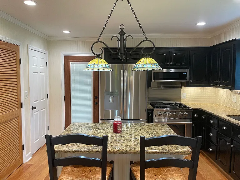 103 Rocky Dr — Photo 2