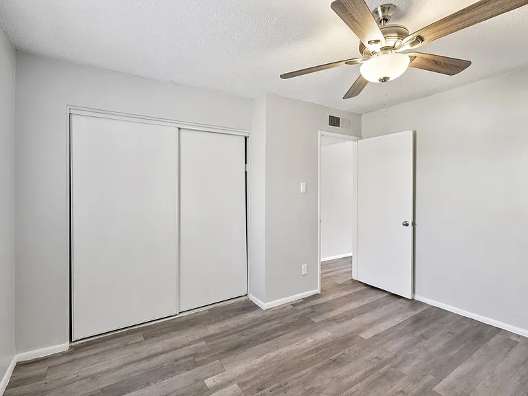 Mariposa Flats — Photo 37