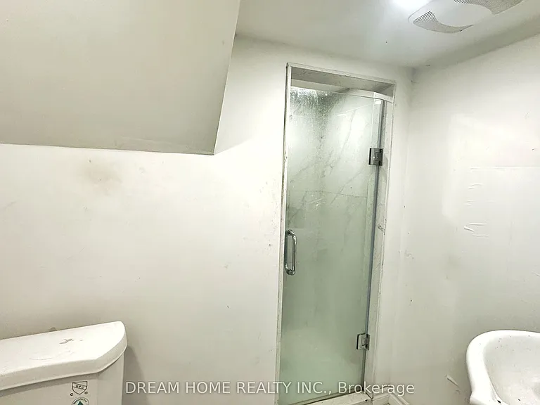 1018 Kennedy Rd #A — Photo 5