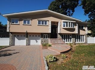 85 Knollwood Rd W, Roslyn, NY 11576