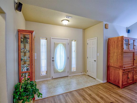 5th image of 336 Yucca Dr