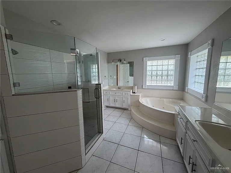 512 E Redbud Ave — Photo 8
