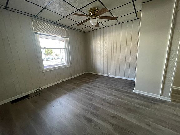 4th image of 917 Center St