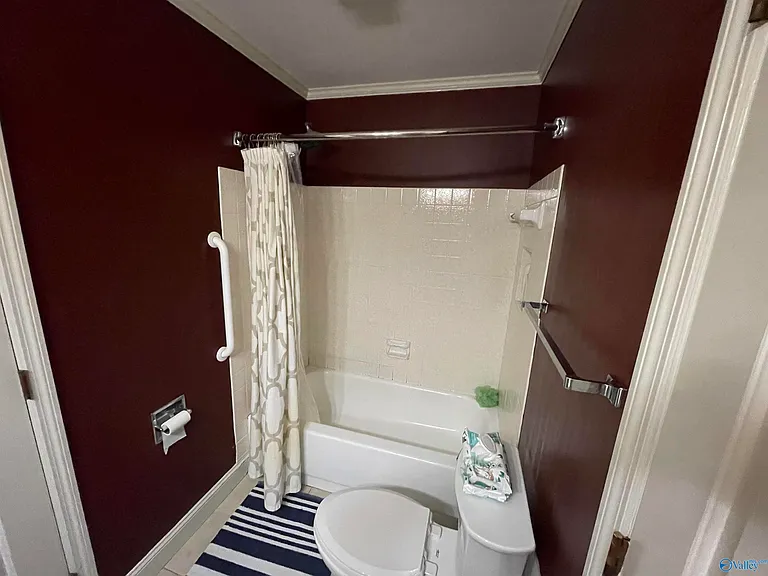 2008 Woodlawn Dr SW #2008 — Photo 9