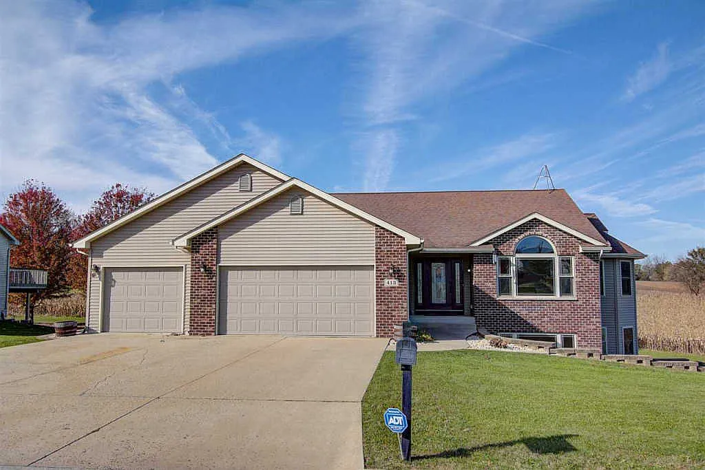 413 Comfortcove St photo 1
