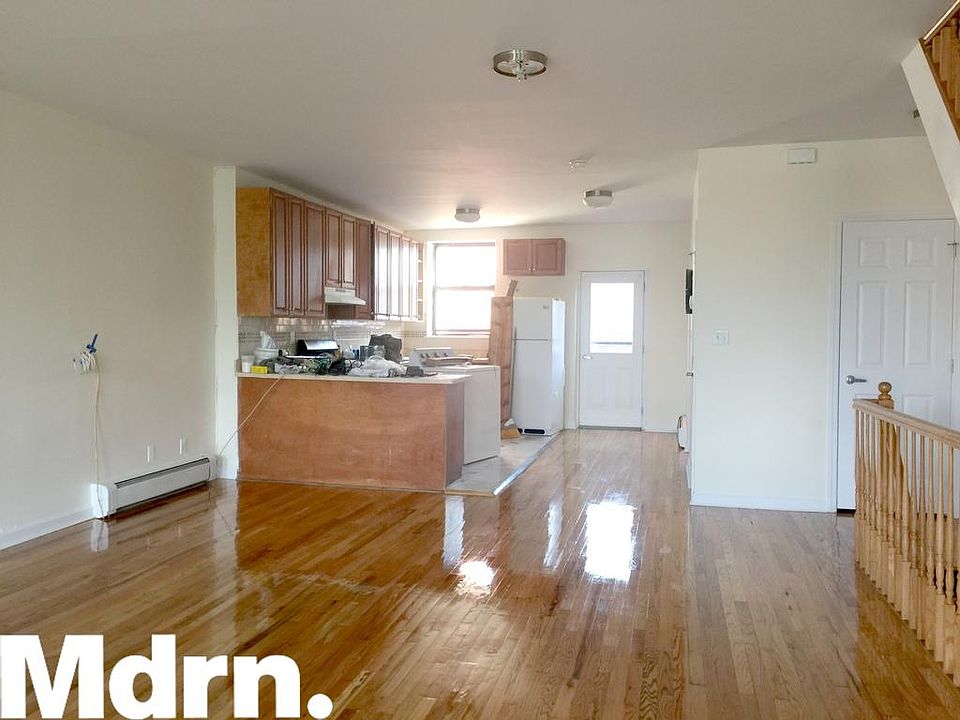 2nd image of 658 Dean St #2
