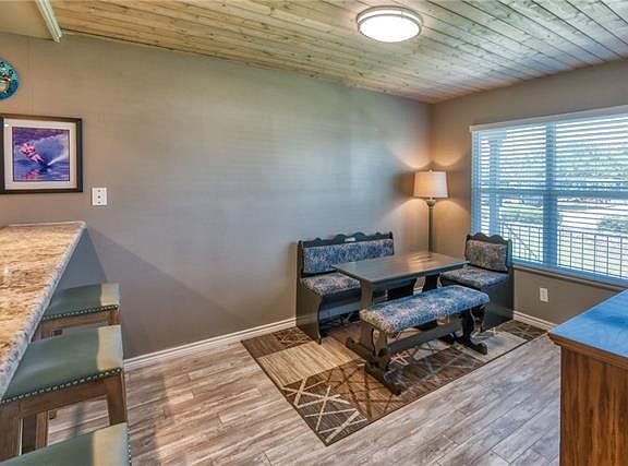 4th image of 806 Highcrest Dr APT 18