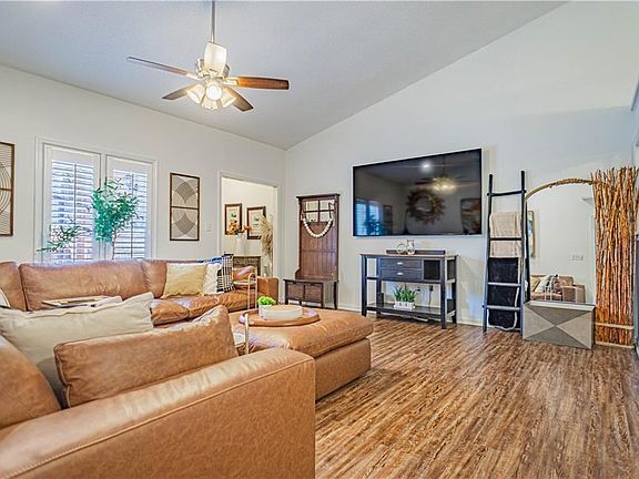 3rd image of 4200 Bridgecrest Dr APT G3
