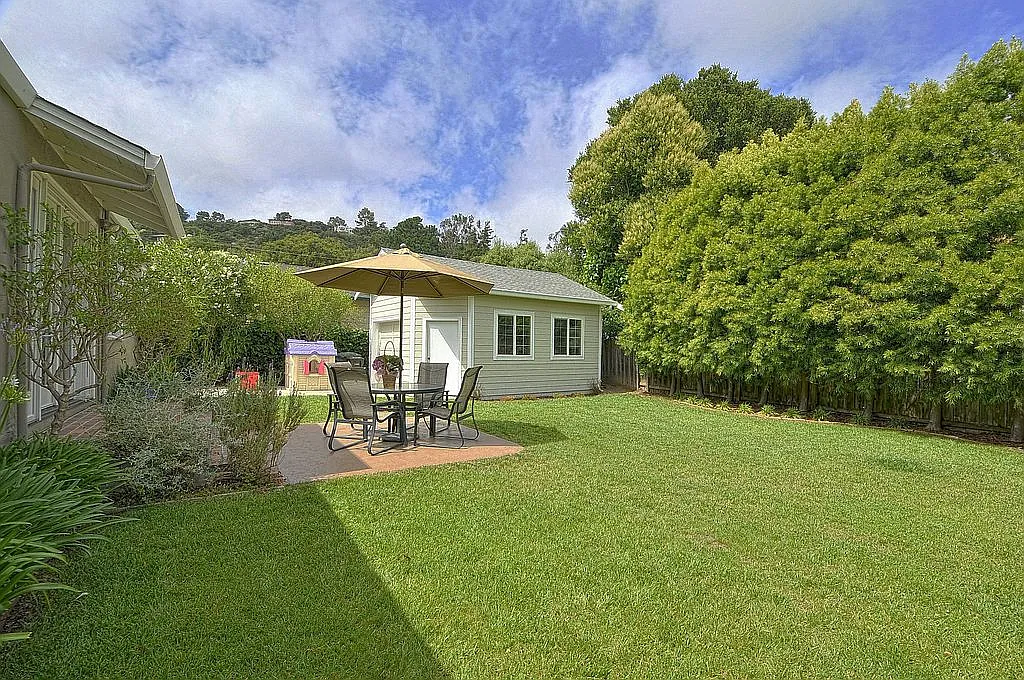 1240 Alden Ct photo 1