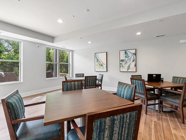 Oaks Landing 55+ Apartments — Photo 7