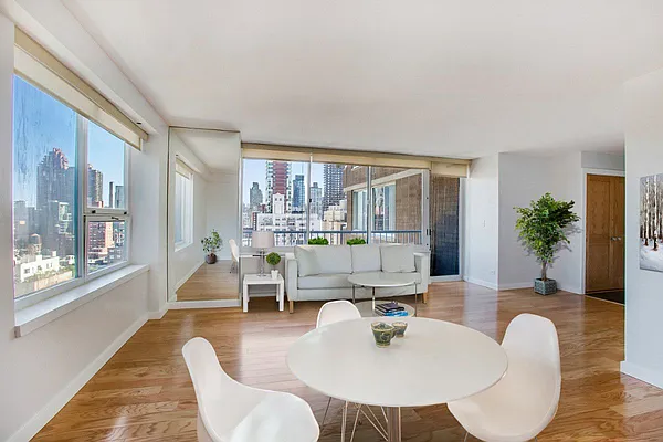 Rented by Level Group | media 14