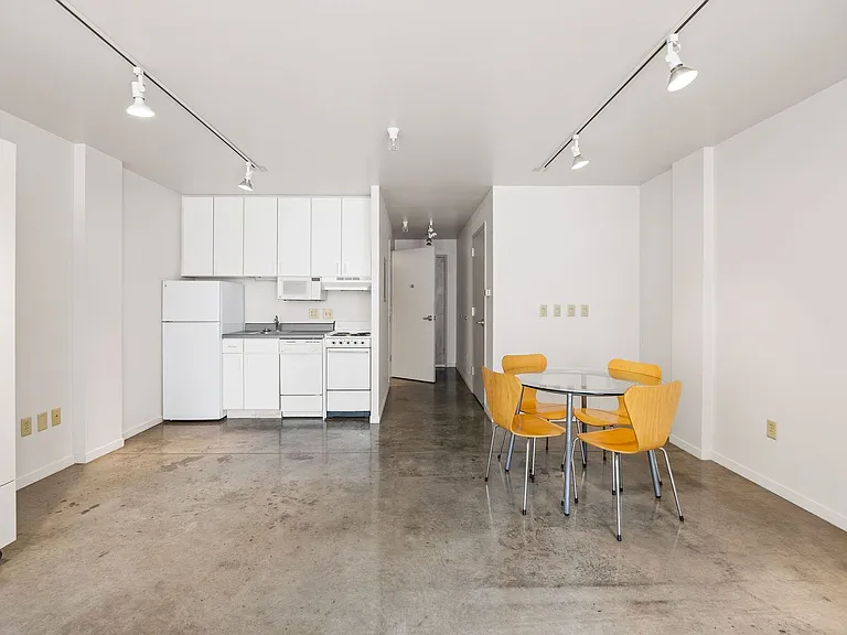 Vogel House Apartments — Photo 11
