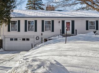 174 Ridgeview Dr, Wayzata, MN 55391