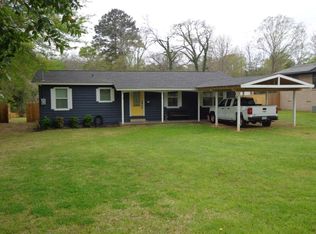 131 Gardner Dr, Palestine, TX 75803