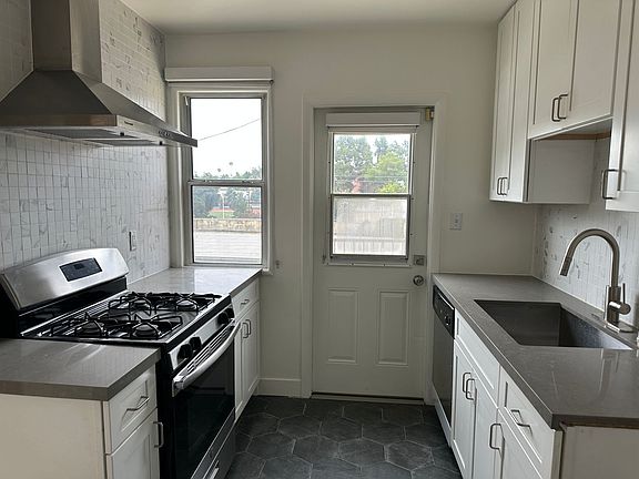 5th image of 3312 Rowena Ave #33181