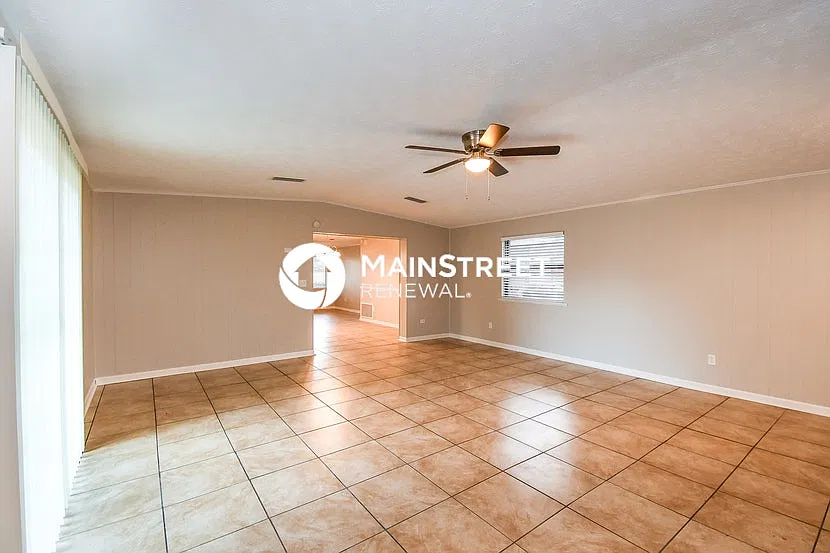 8403 Frost St N — Photo 4