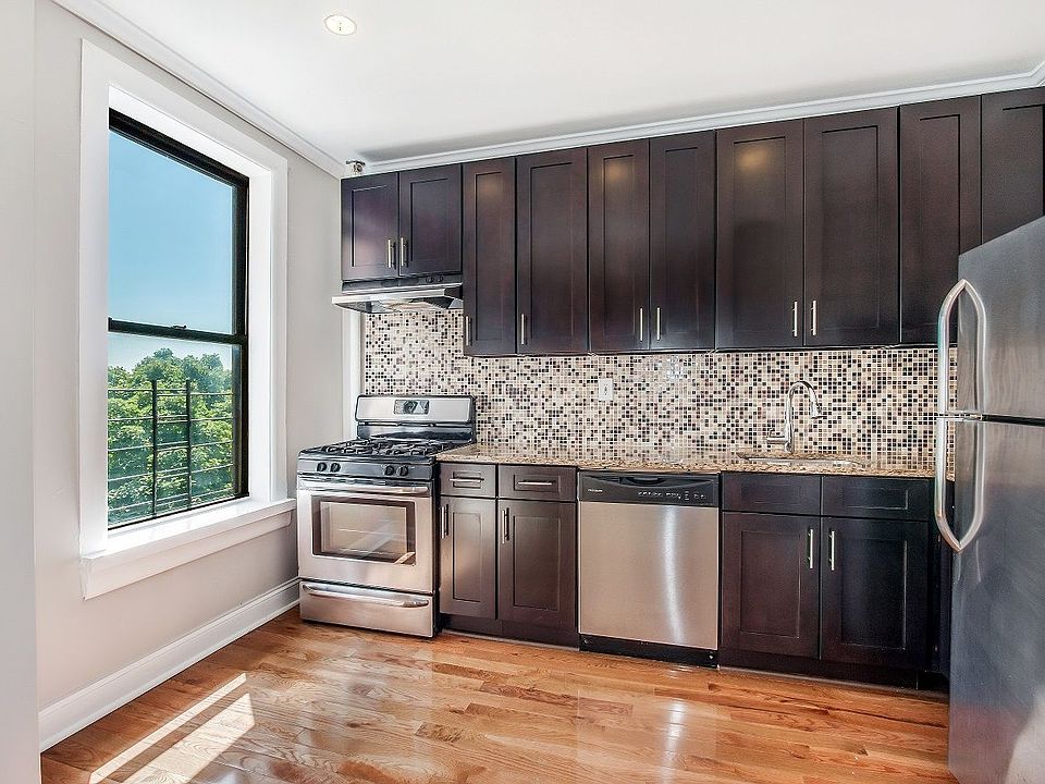 1st image of 415 Washington Ave APT 24