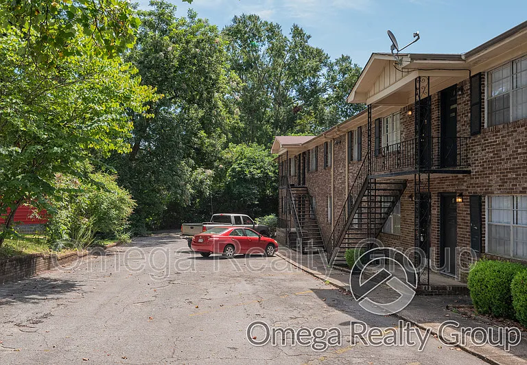 2020 High School Rd #C — Photo 2