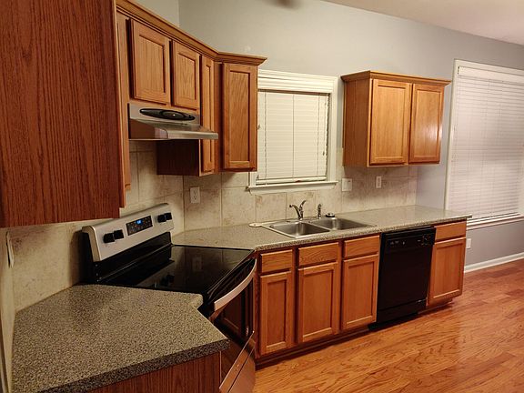3rd image of 8521 Griffin Park Dr
