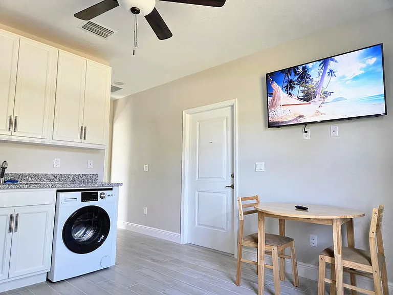 4656 SW Lassiter Ter #1 — Photo 12