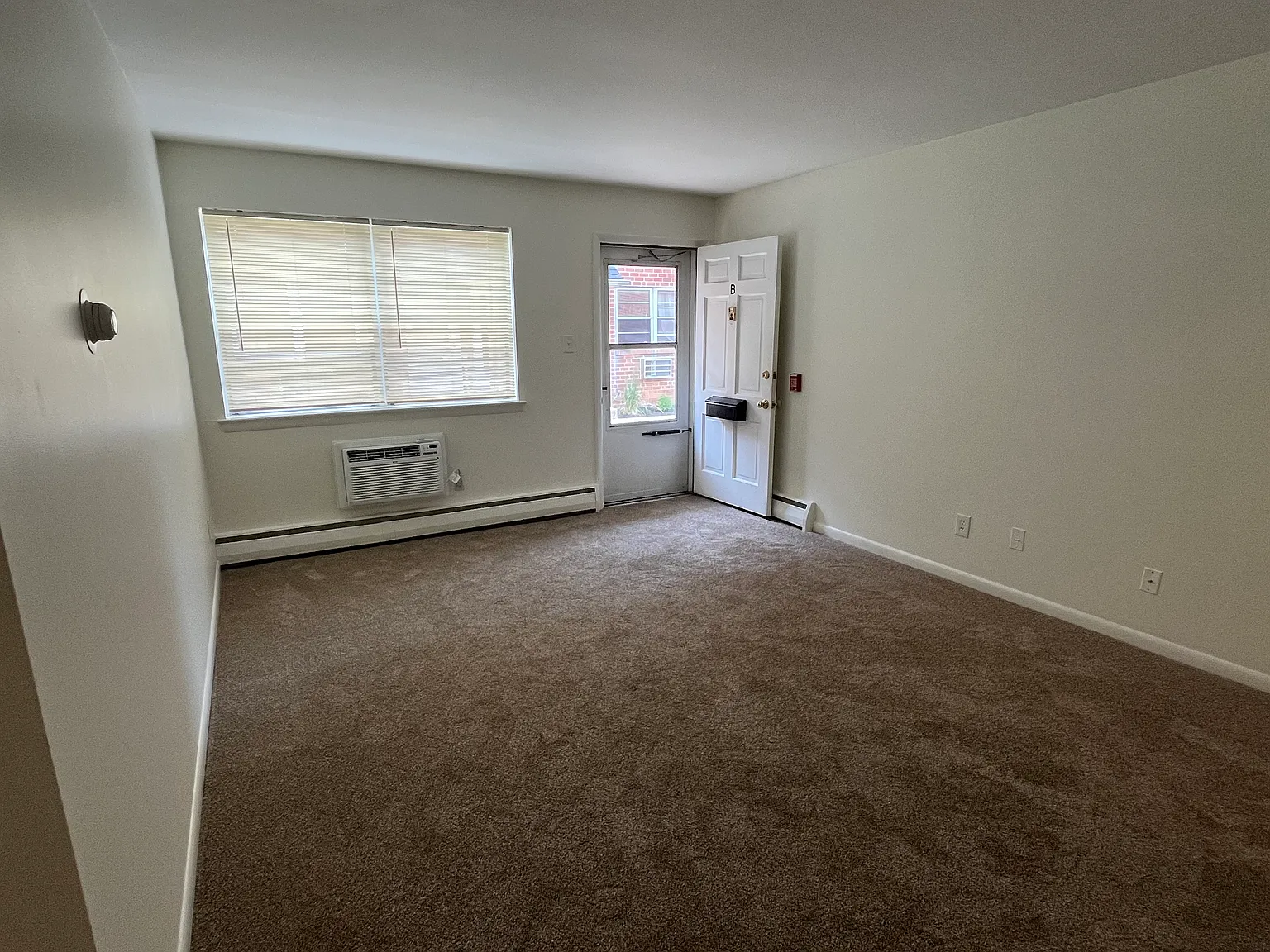 2 bed, 750 sqft, $1,695 — Photo 1
