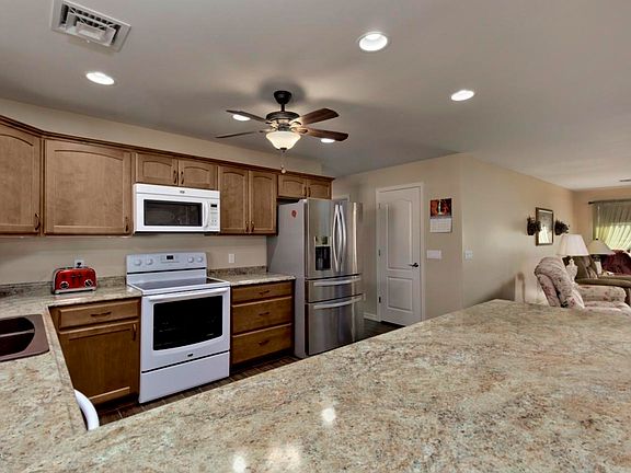 3rd image of 3567 Winston Dr