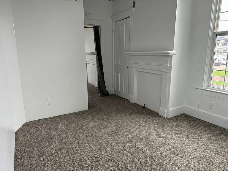 127 W Market St — Photo 9