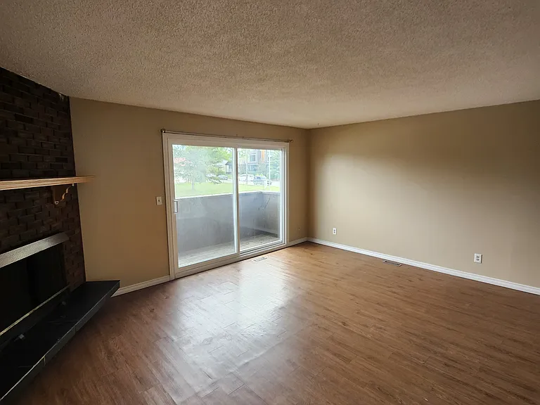 2603 Edmonton Trl NE — Photo 7