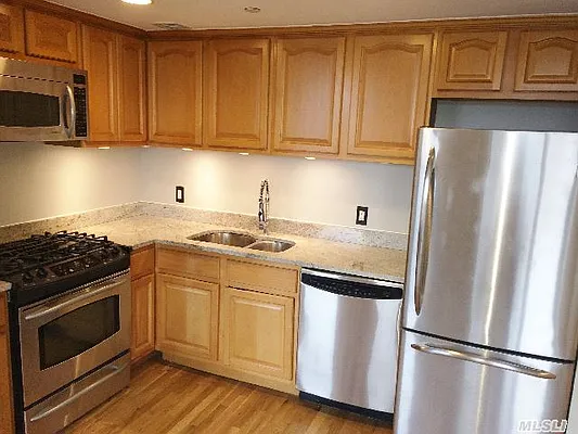 Rented by Prime Realty | media 27